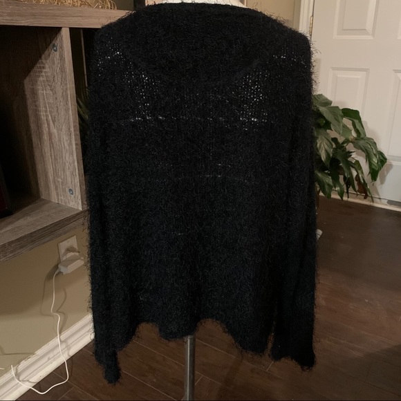 Karen Kane Soft Fuzzy Top - Picture 3 of 4